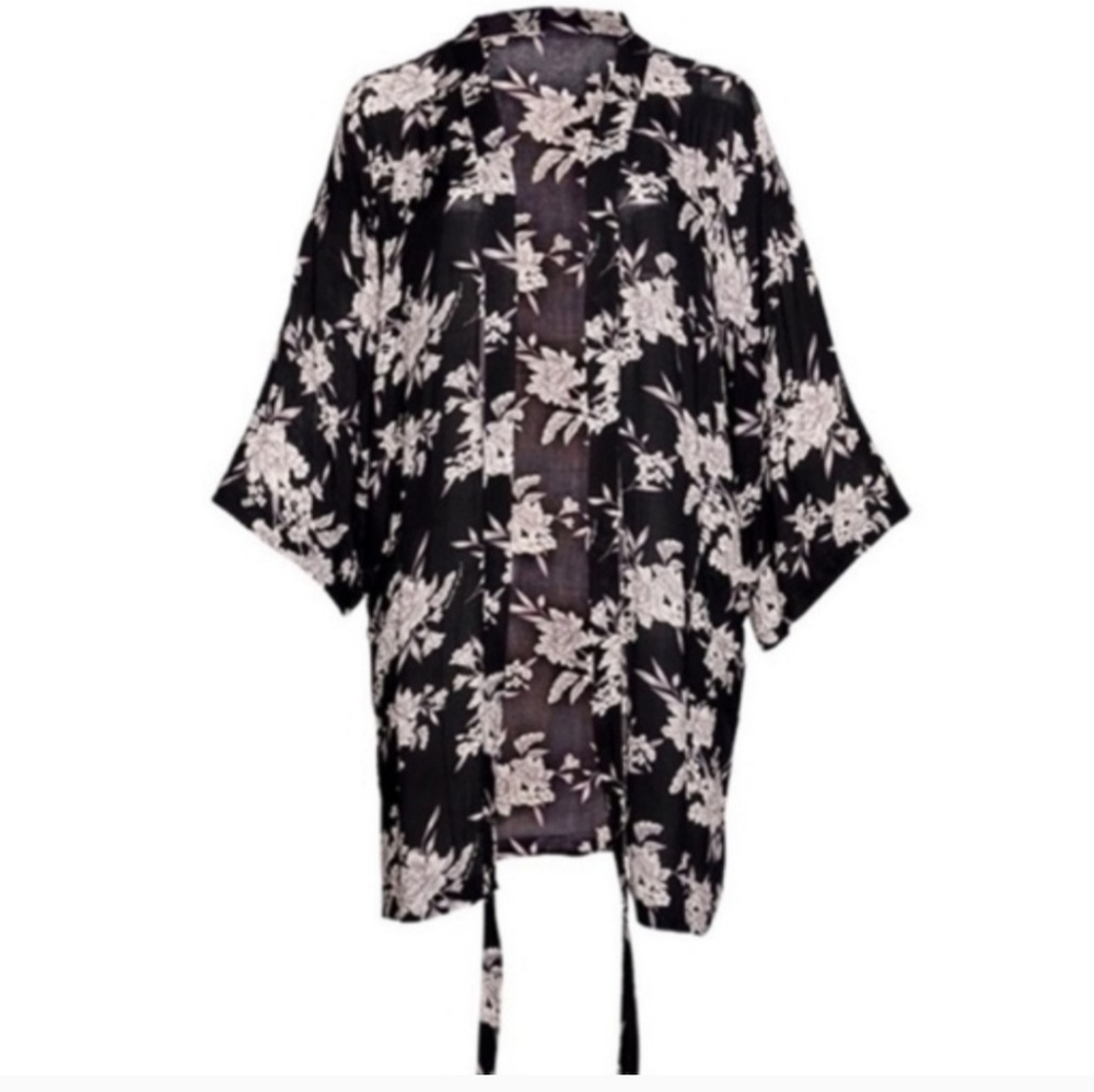 Fabfitfun Spiritual Gangster black floral kimono